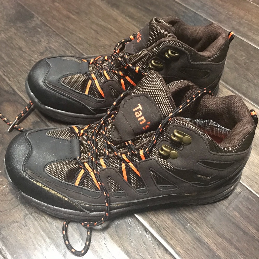Boys boots